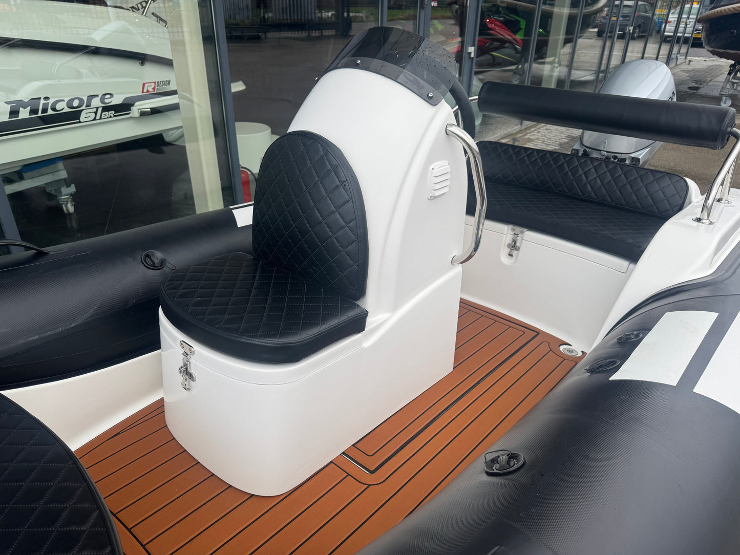 Xc pro 390 Deluxe met Honda 20pk tender