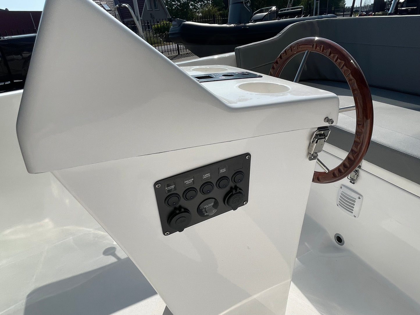 Nieuwe Vidini 530 tender met Honda 15pk