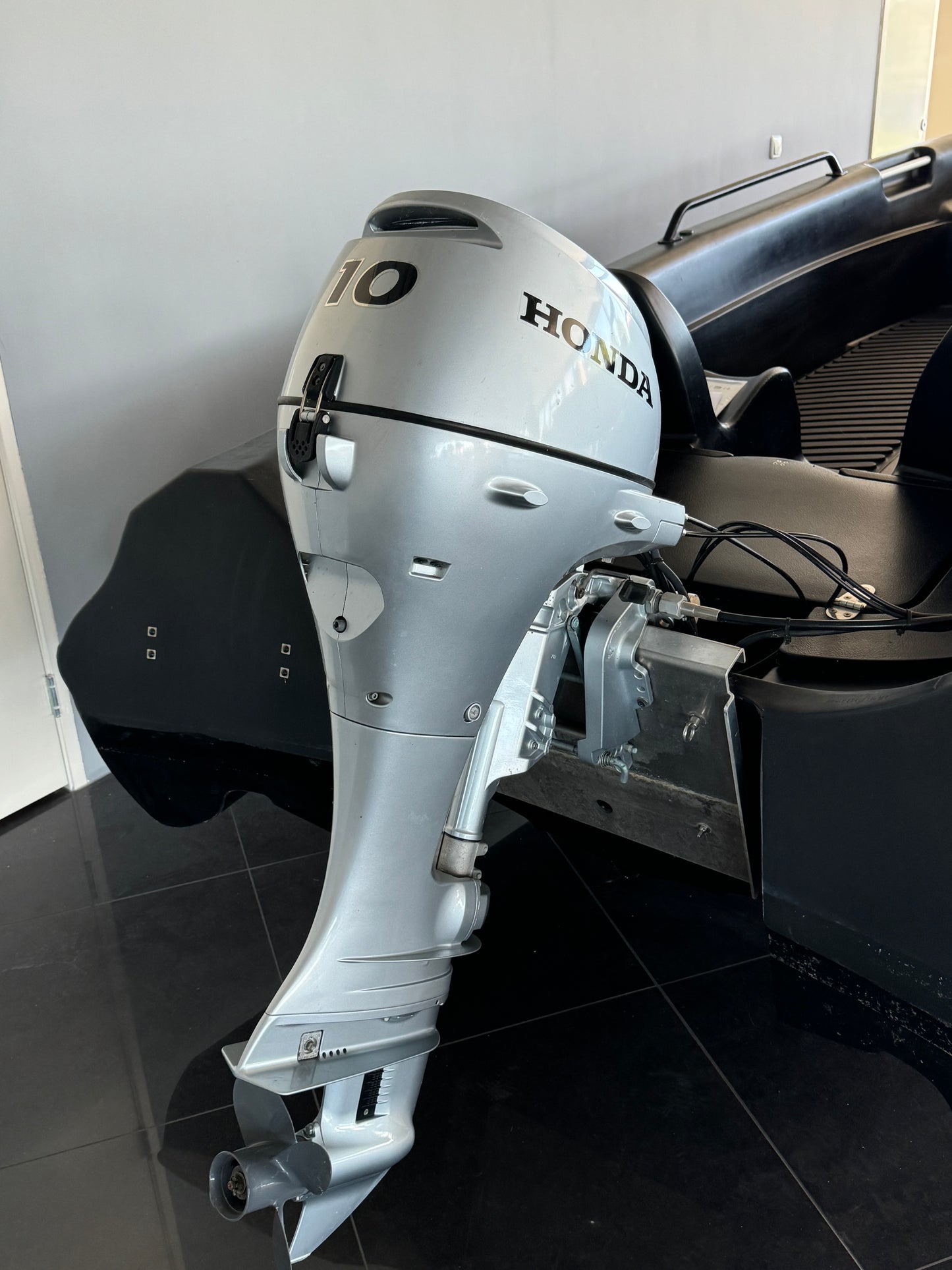 Jong gebruikte River 420 XR Black met Honda 10pk