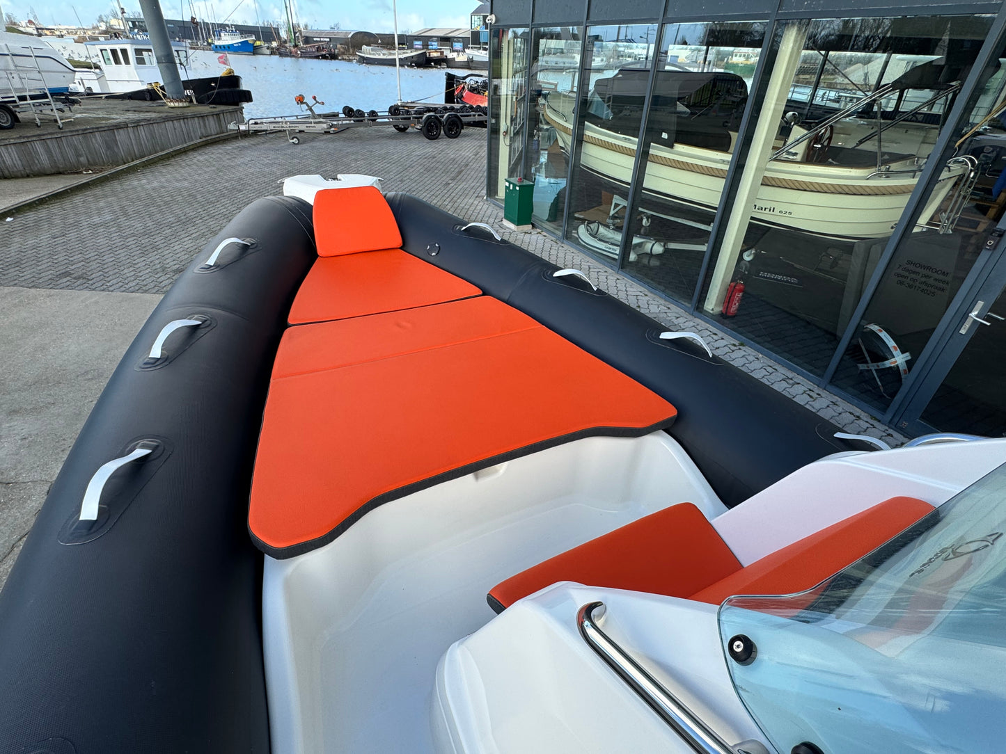 Zodiac Medline 7.5 met Honda 250pk Full options Als nieuw