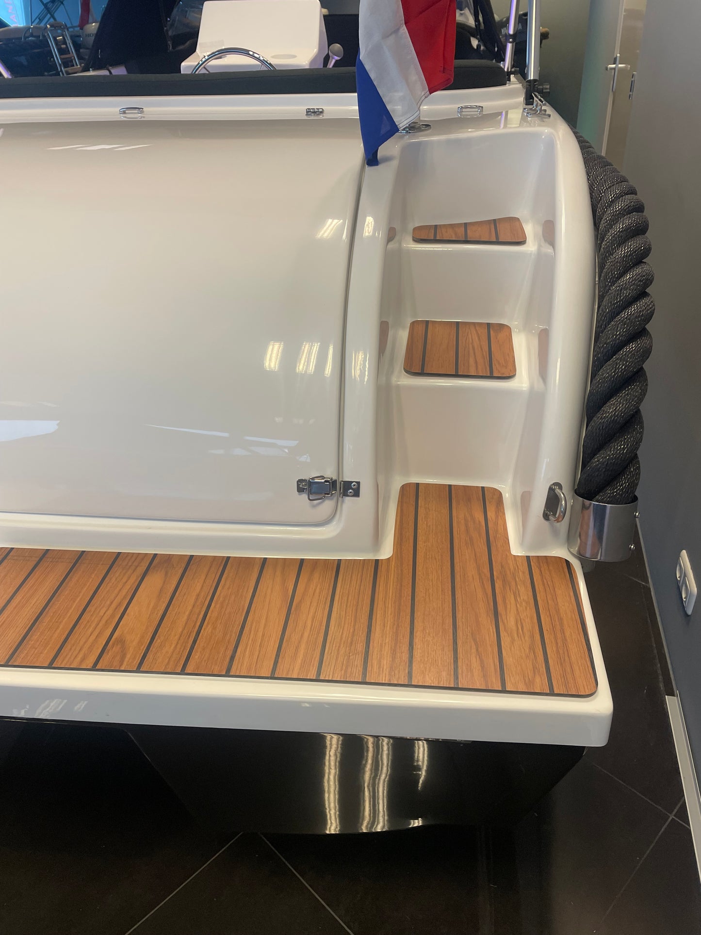 Nieuwe Vidini 530 tender met Honda 15pk