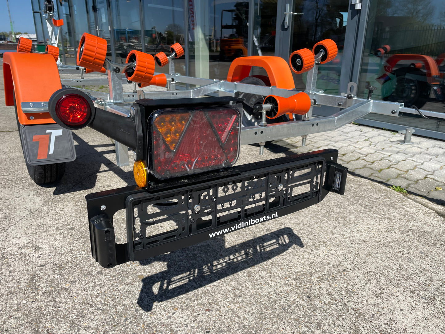 Thomas trailer 750kg *Waterdichte led* verlichting V-frame