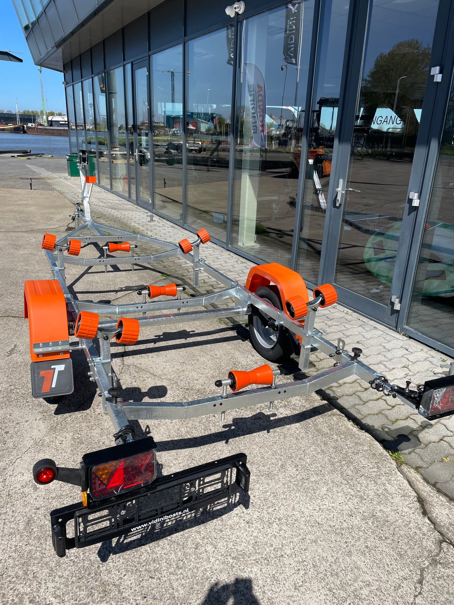 Thomas trailer 750kg *Waterdichte led* verlichting V-frame
