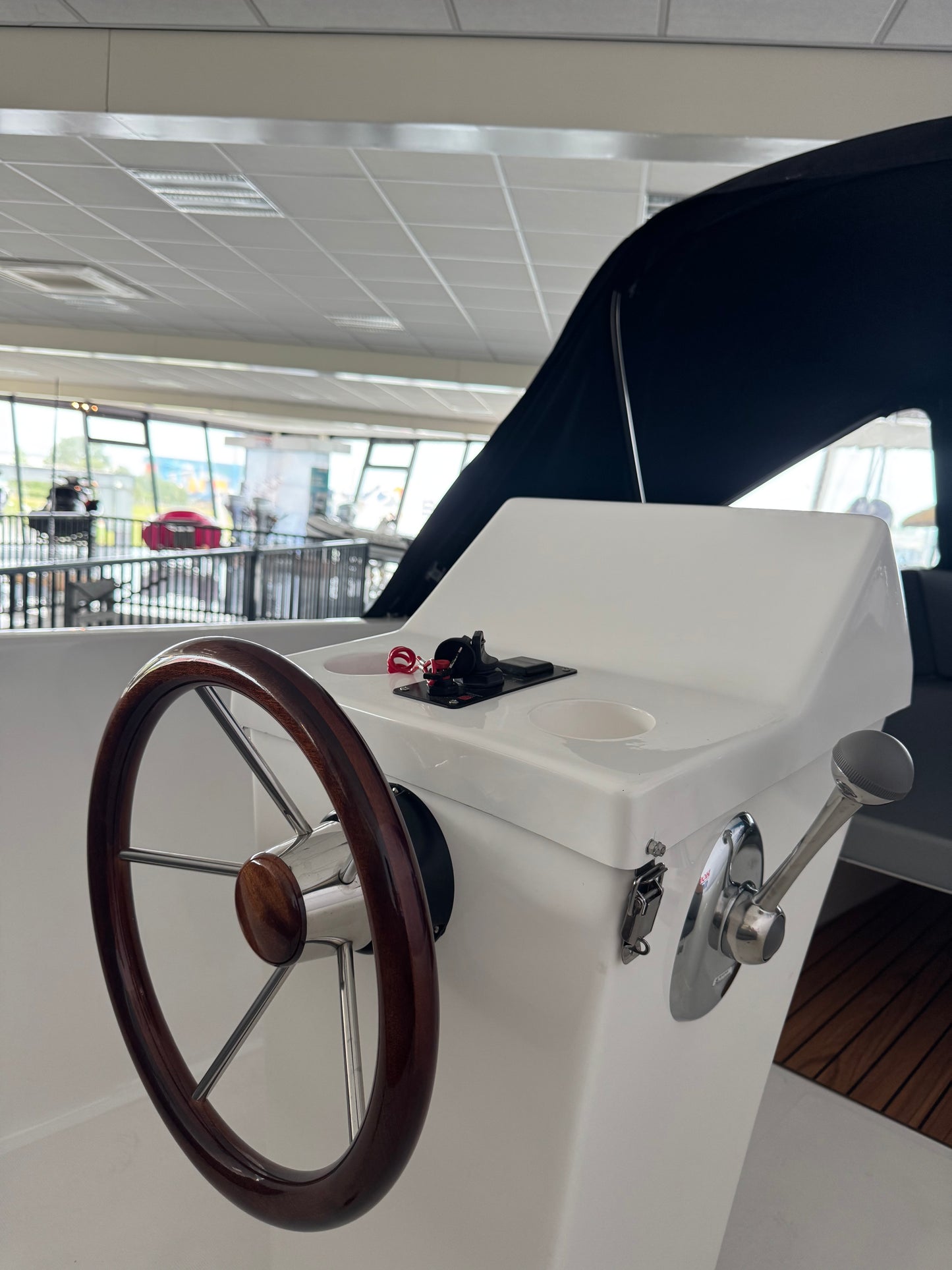 Nieuwe Vidini 530 tender met Honda 15pk