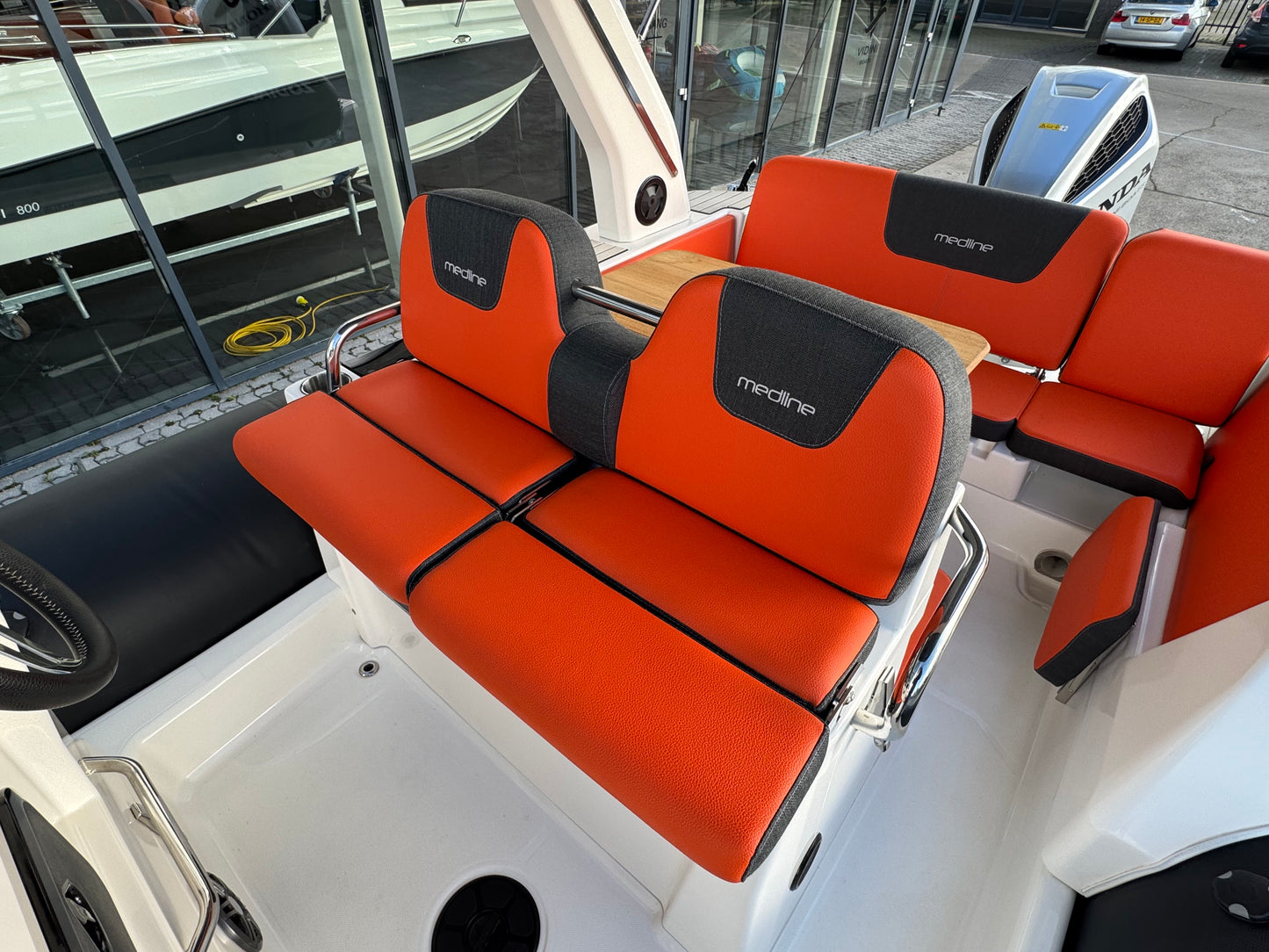 Zodiac Medline 7.5 met Honda 250pk Full options Als nieuw