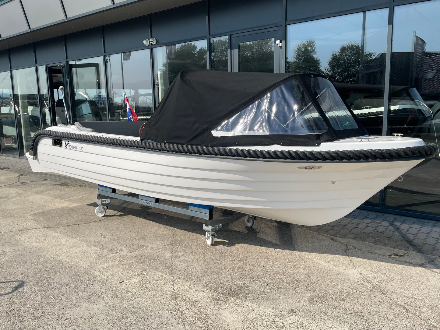 Nieuwe Vidini 530 tender met Honda 15pk