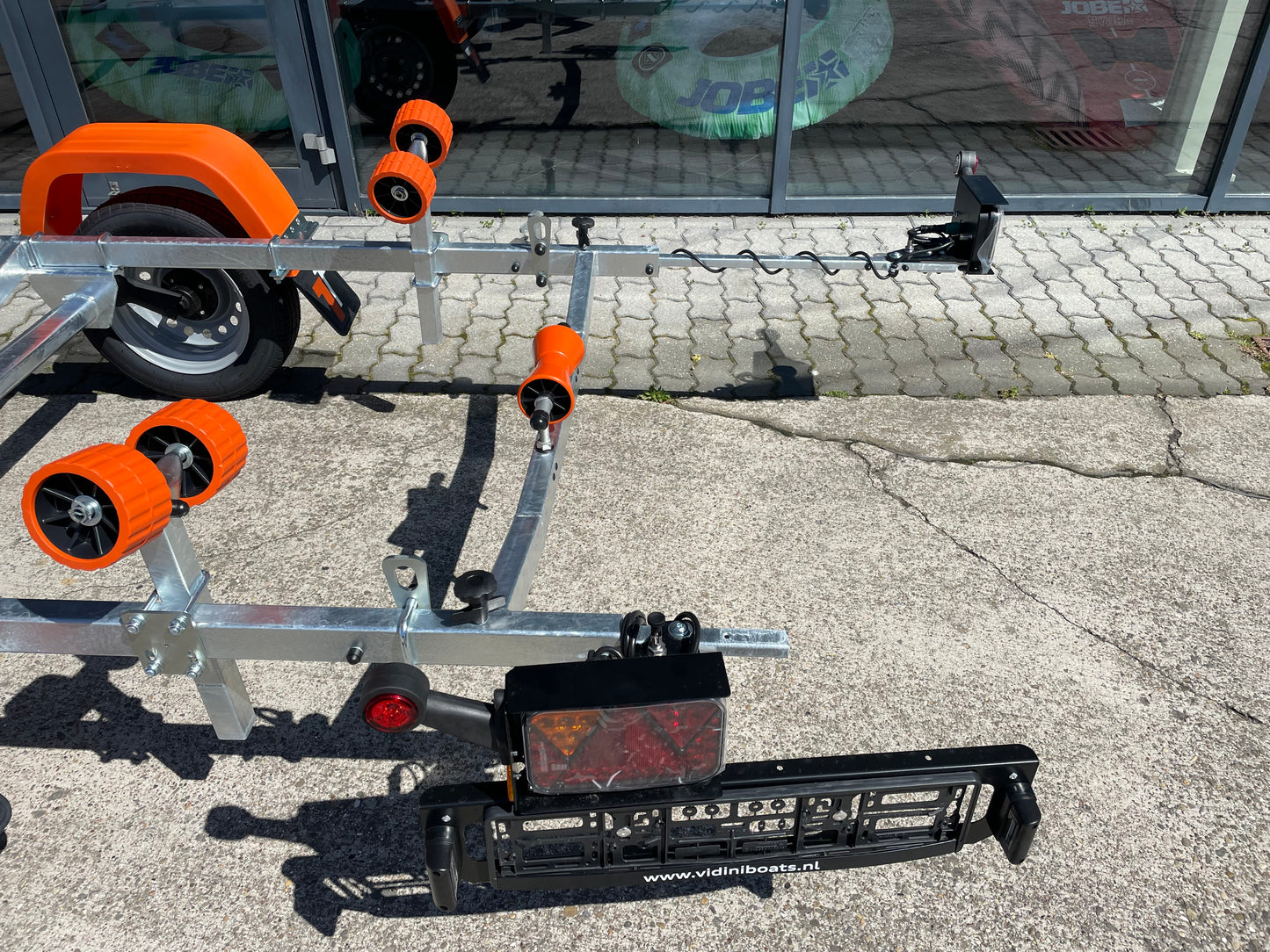 Thomas trailer 750kg *Waterdichte led* verlichting V-frame