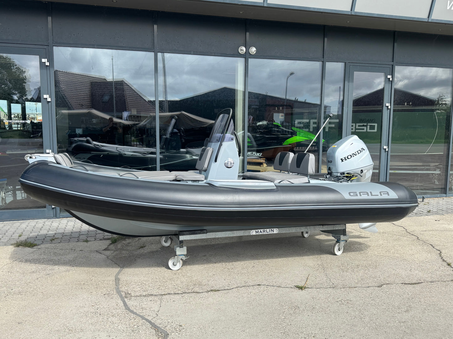 Gala V420 Alu rib met Honda 50pk