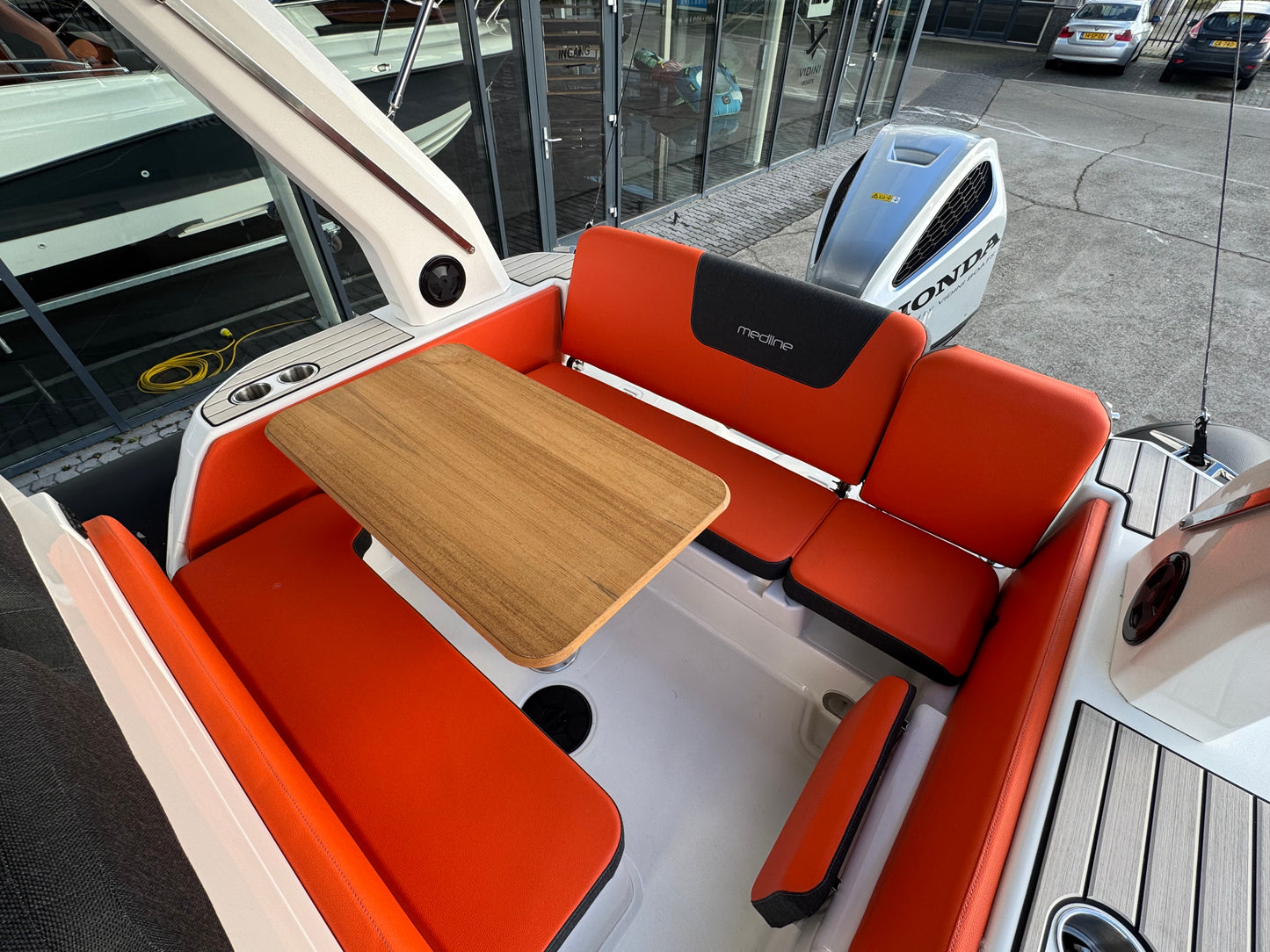 Zodiac Medline 7.5 met Honda 250pk Full options Als nieuw