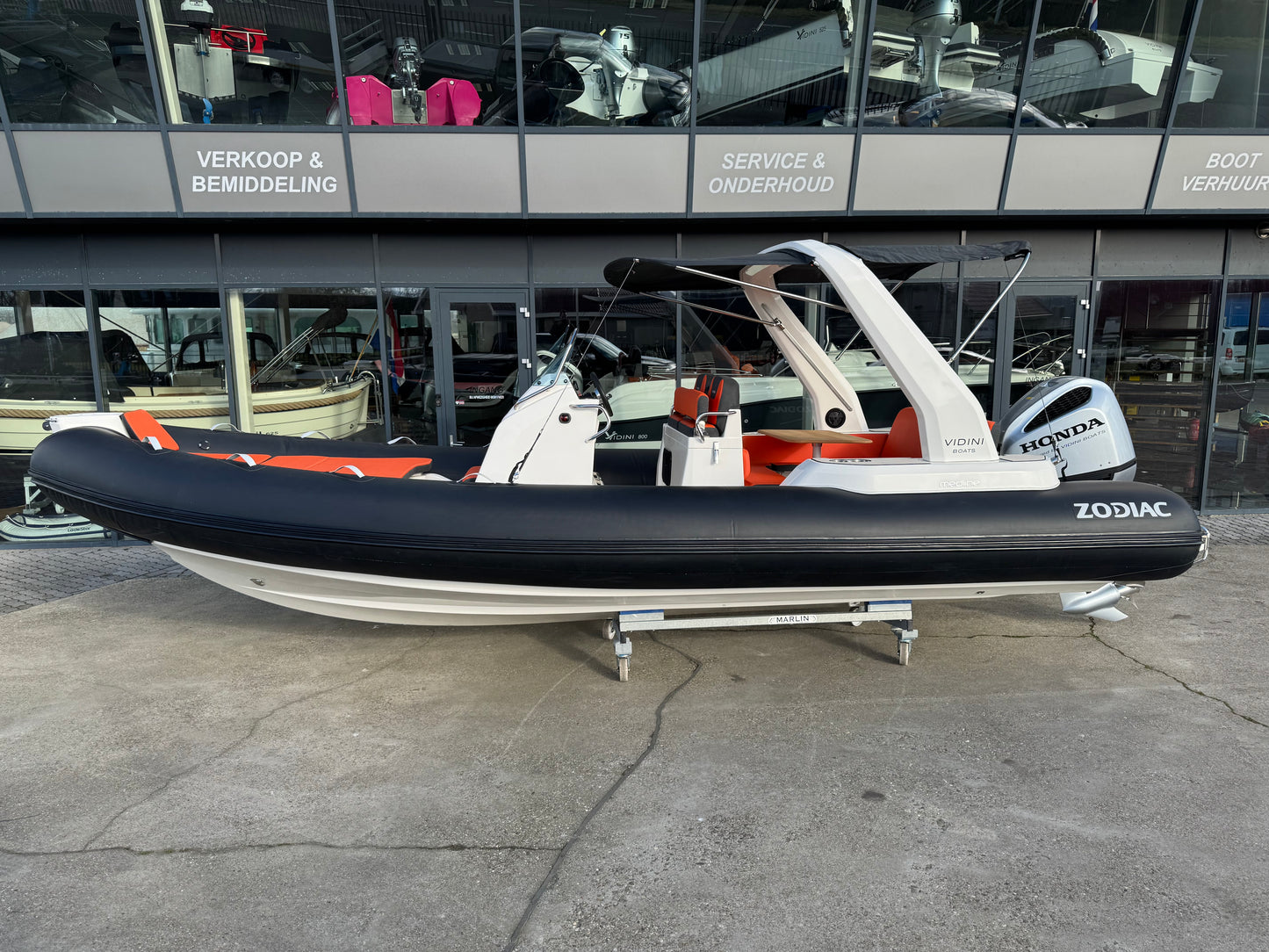 Zodiac Medline 7.5 met Honda 250pk Full options Als nieuw
