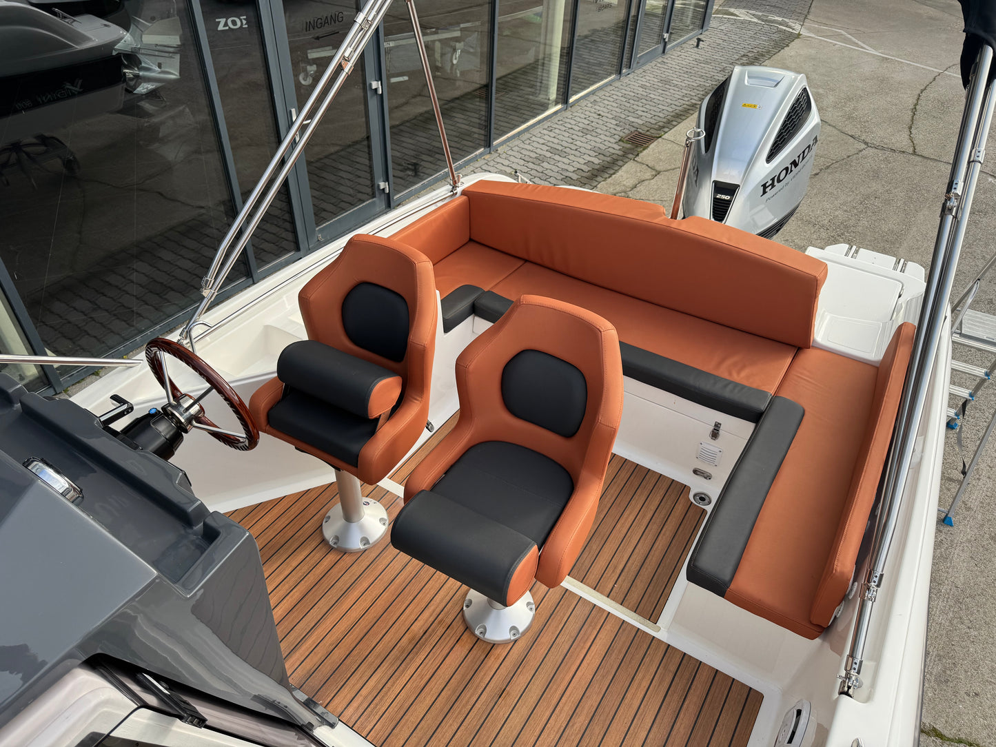 Vidini 800 met Honda 250pk Luxe en Comfort , Full options