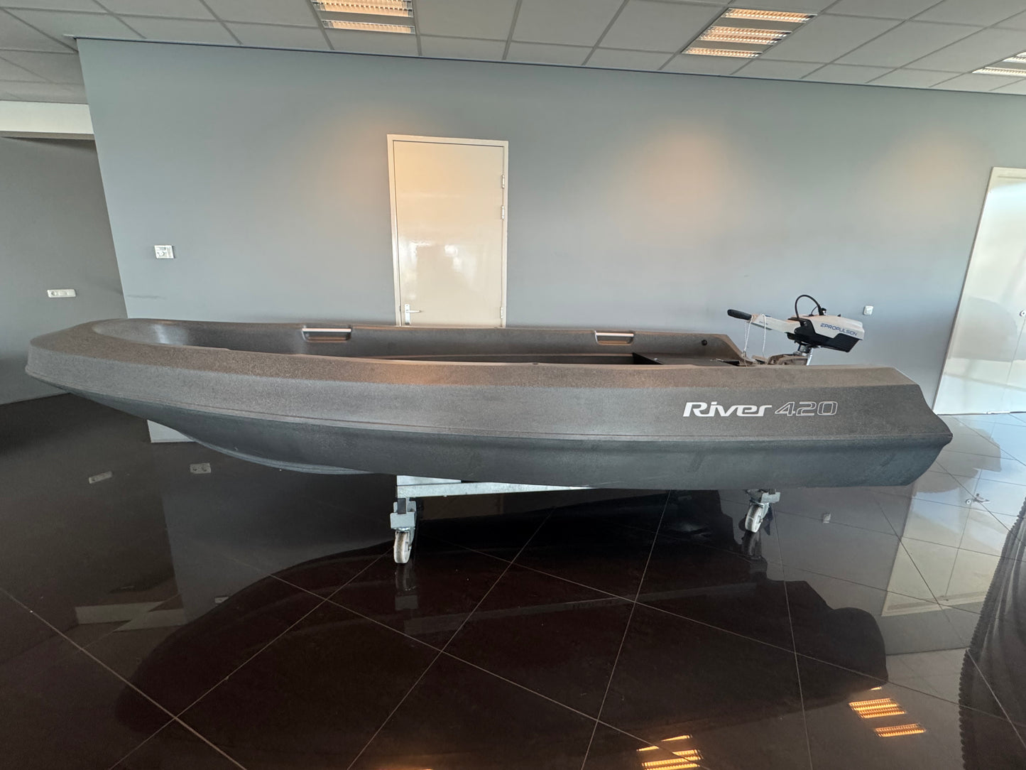River 420 open evt met Epropulsion motor