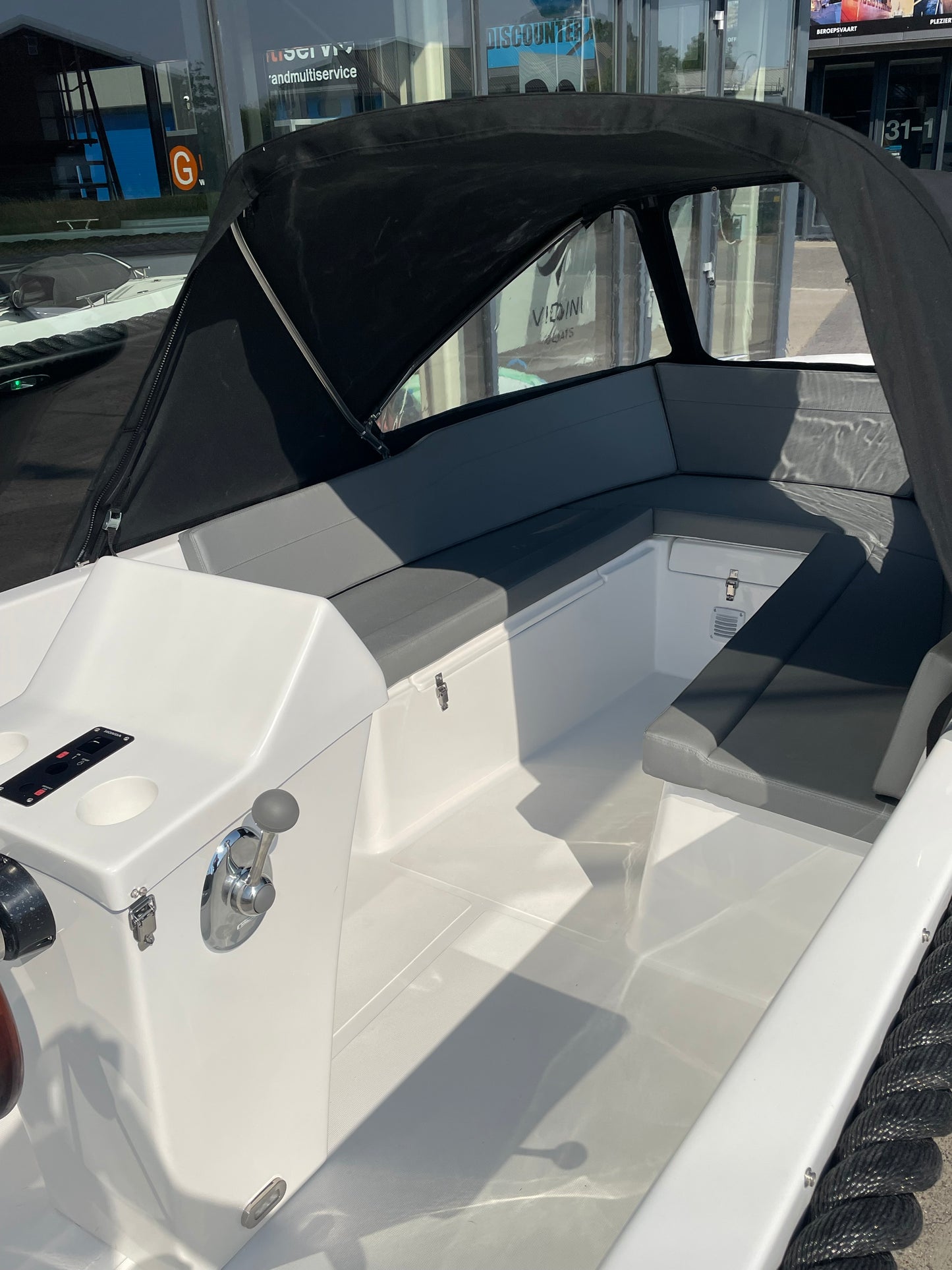 Nieuwe Vidini 530 tender met Honda 15pk