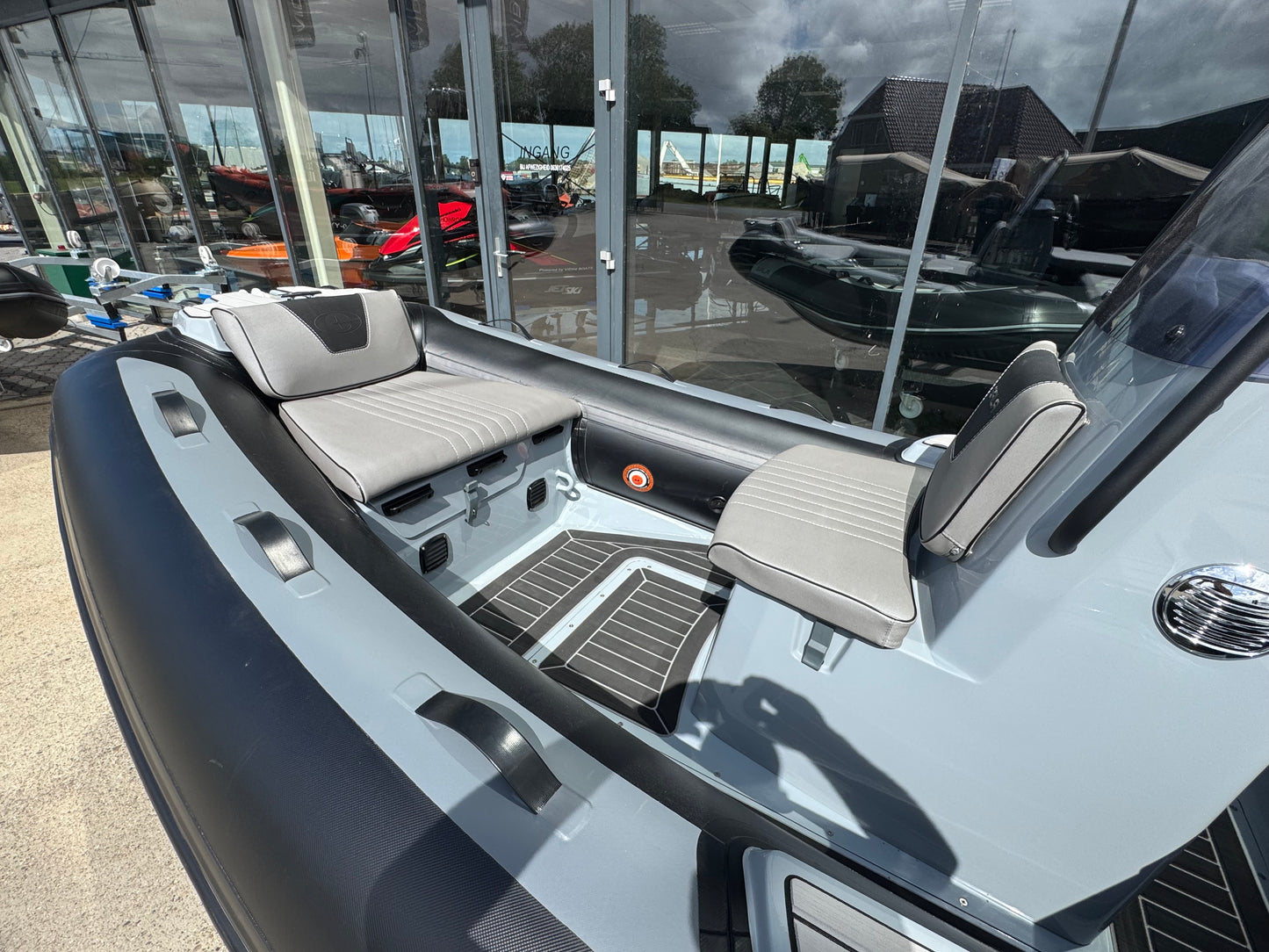 Gala V420 Alu rib met Honda 50pk