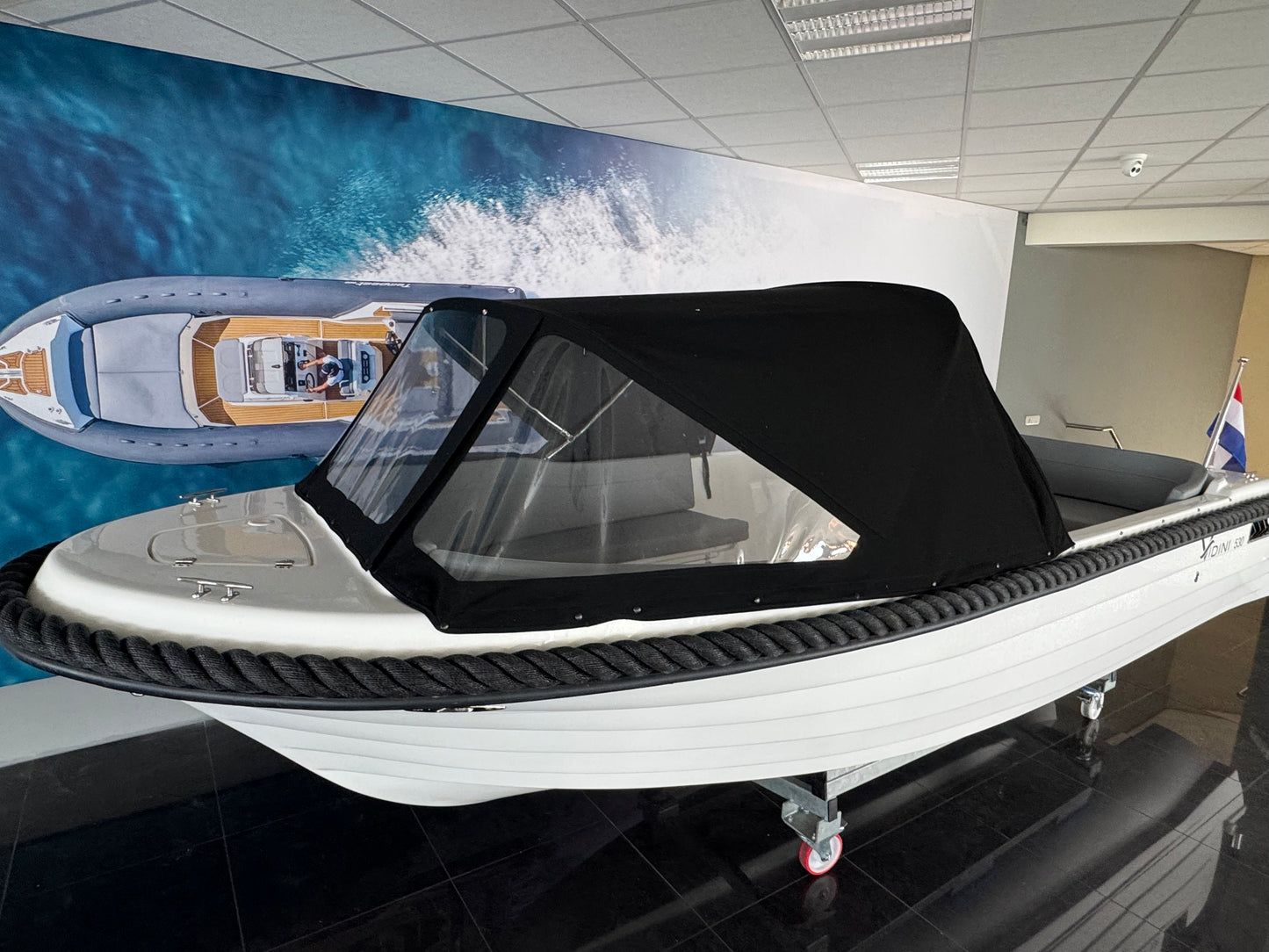 Nieuwe Vidini 530 tender met Honda 15pk