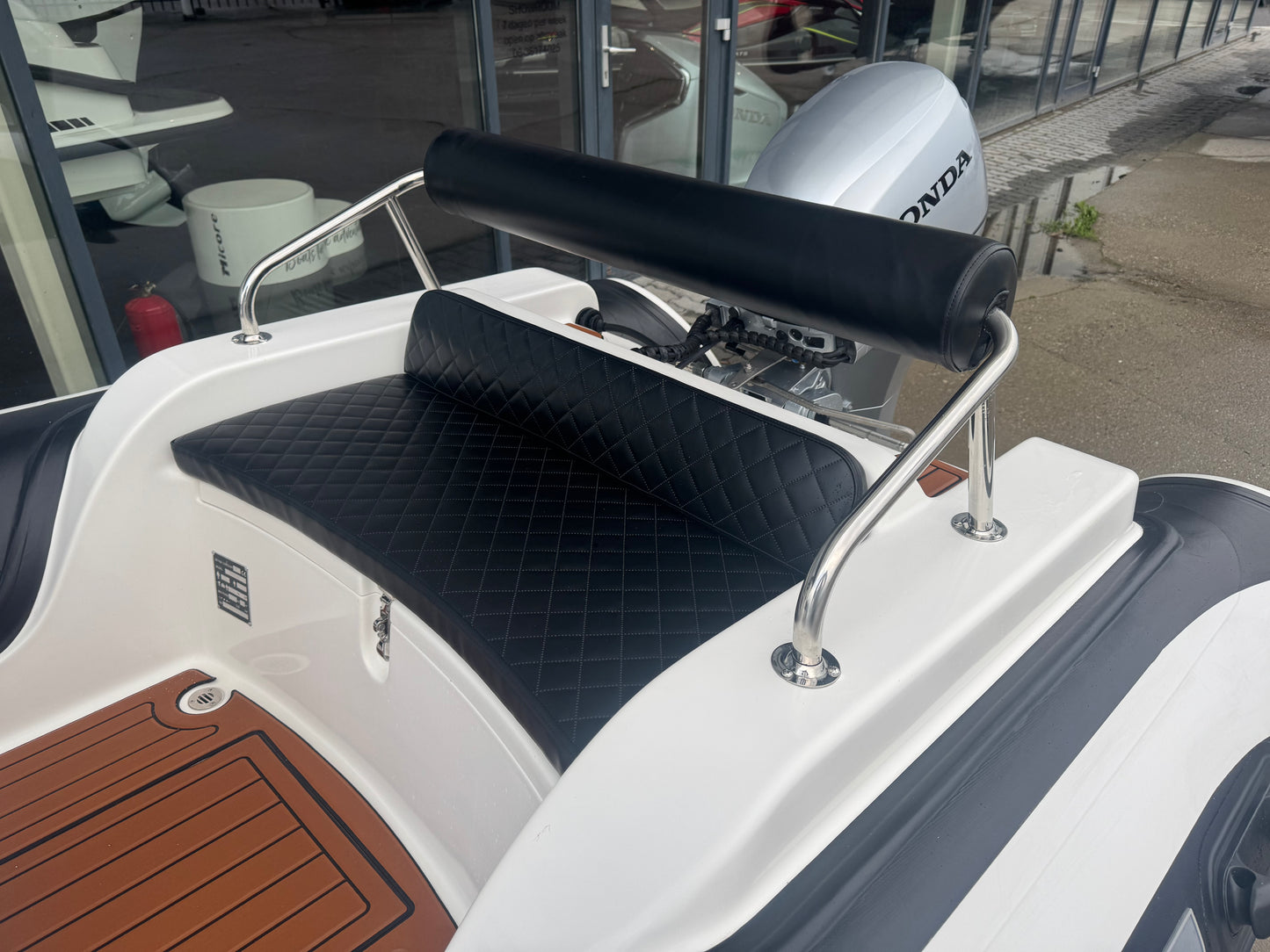 Xc pro 390 Deluxe met Honda 20pk tender