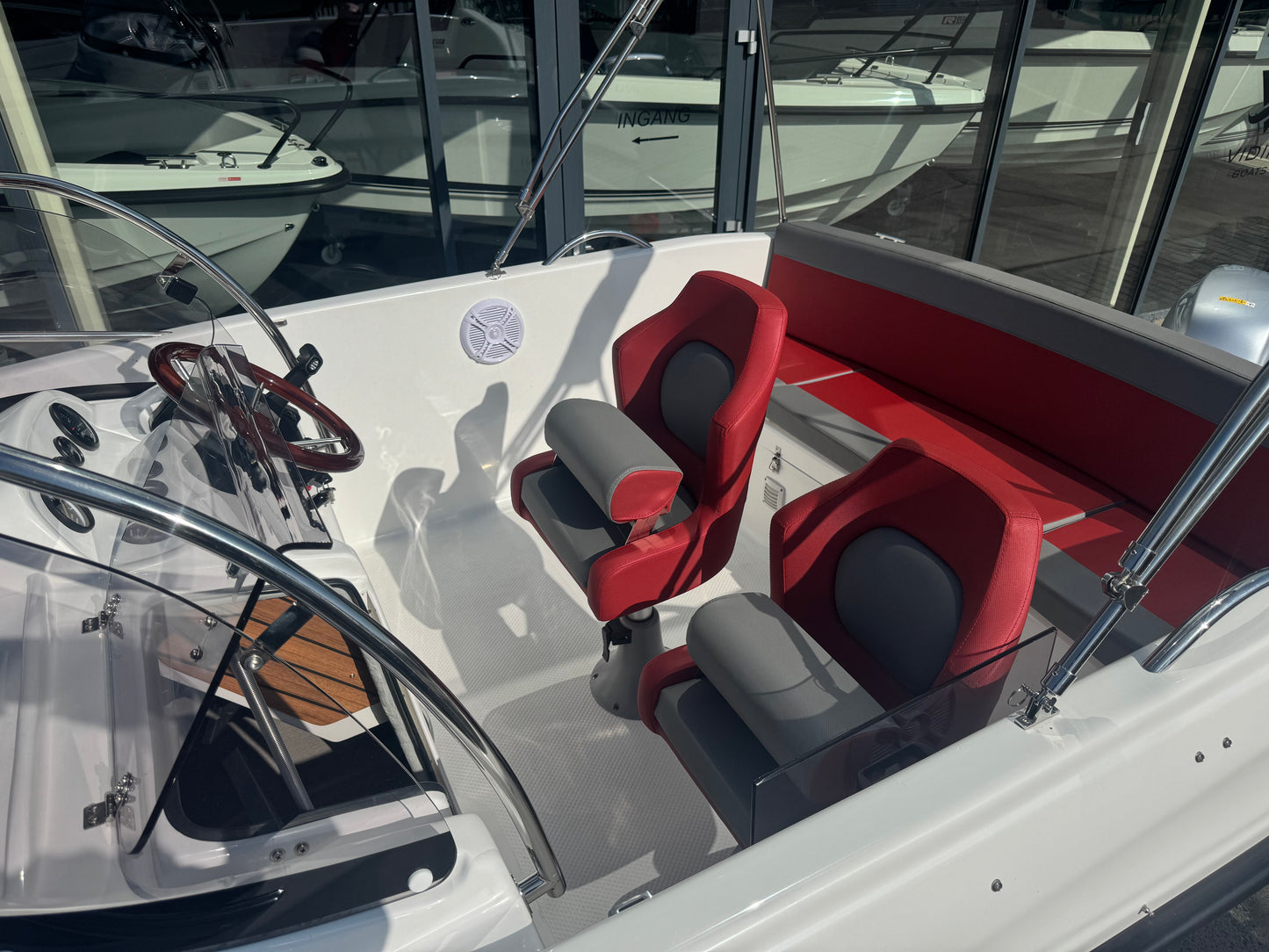 Vidini 560 sundeck Honda 50pk Marlin trailer *als nieuw*