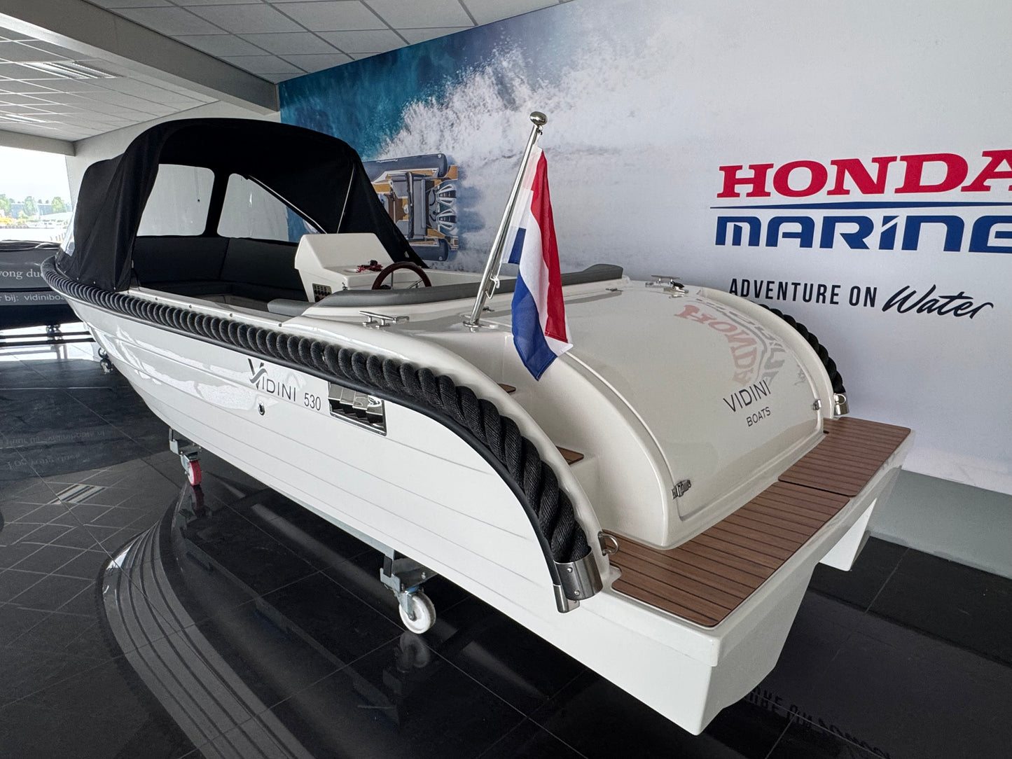 Nieuwe Vidini 530 tender met Honda 15pk