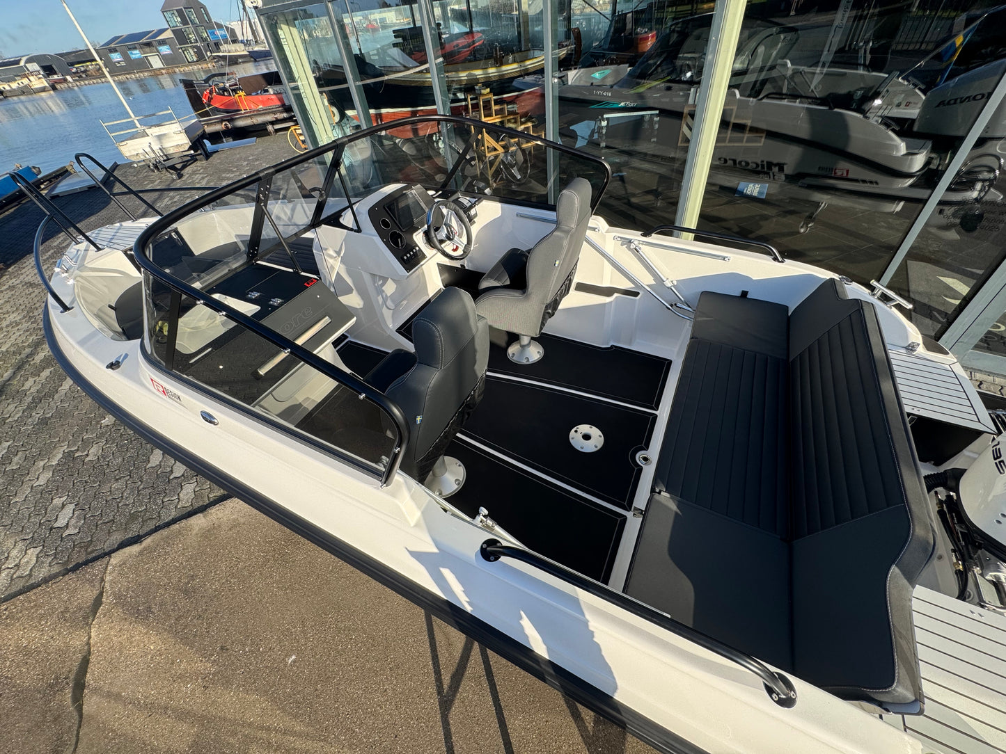 *Nieuw* Micore 61BR R-design met Honda 135pk *Zweedse kwaliteit*