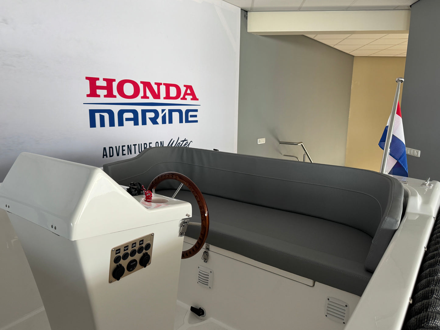 Nieuwe Vidini 530 tender met Honda 15pk