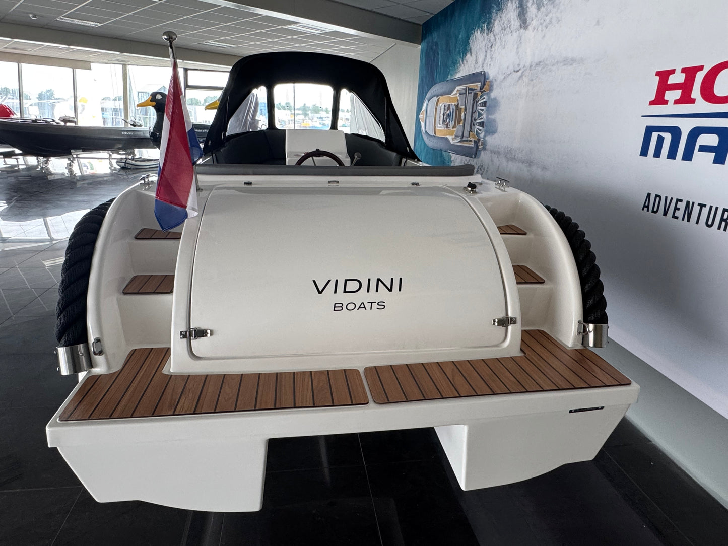 Nieuwe Vidini 530 tender met Honda 15pk